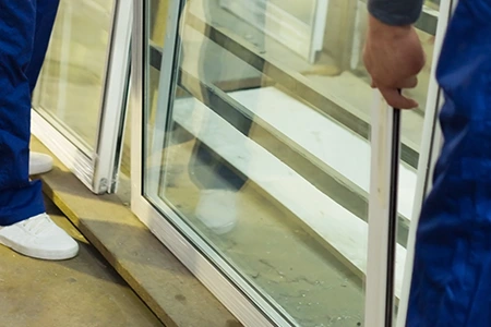 Commercial Glass Repair Technician in Spring Hill, FL